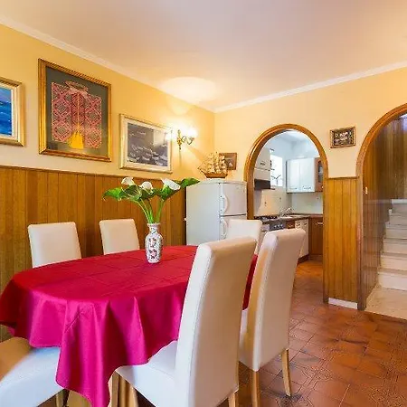 Holiday Home Trsteno * Trsteno