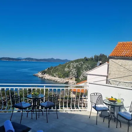 Holiday Home Trsteno Tatil Evi *