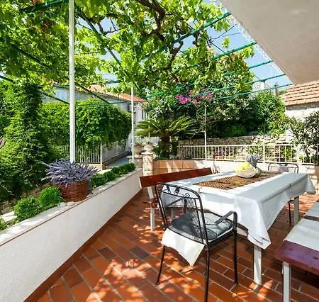 Holiday Home Trsteno Holiday home Trsteno